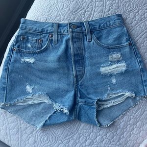 BRAND NEW LEVI 501 SHORTS
